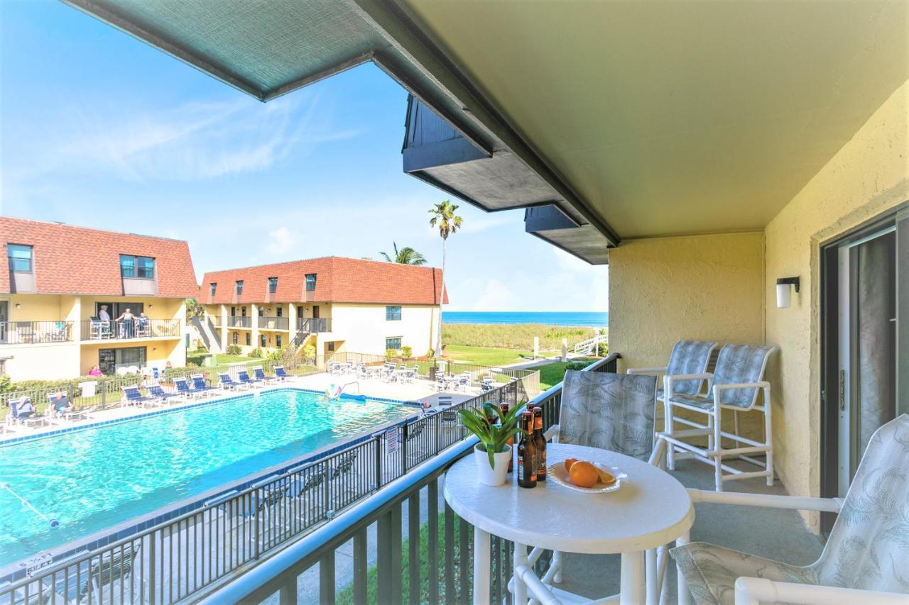 Cocoa Beach Club Room photo